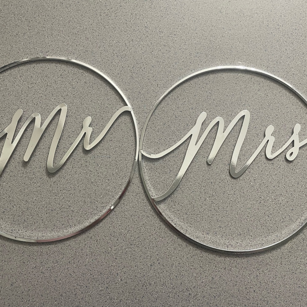 Mr and Mrs Metal Chair Sign Set